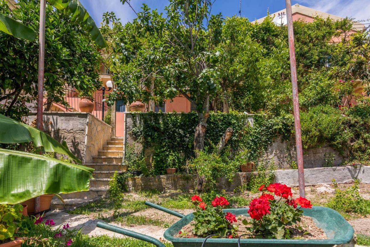 Milena'S Country House Pelekas Exterior photo